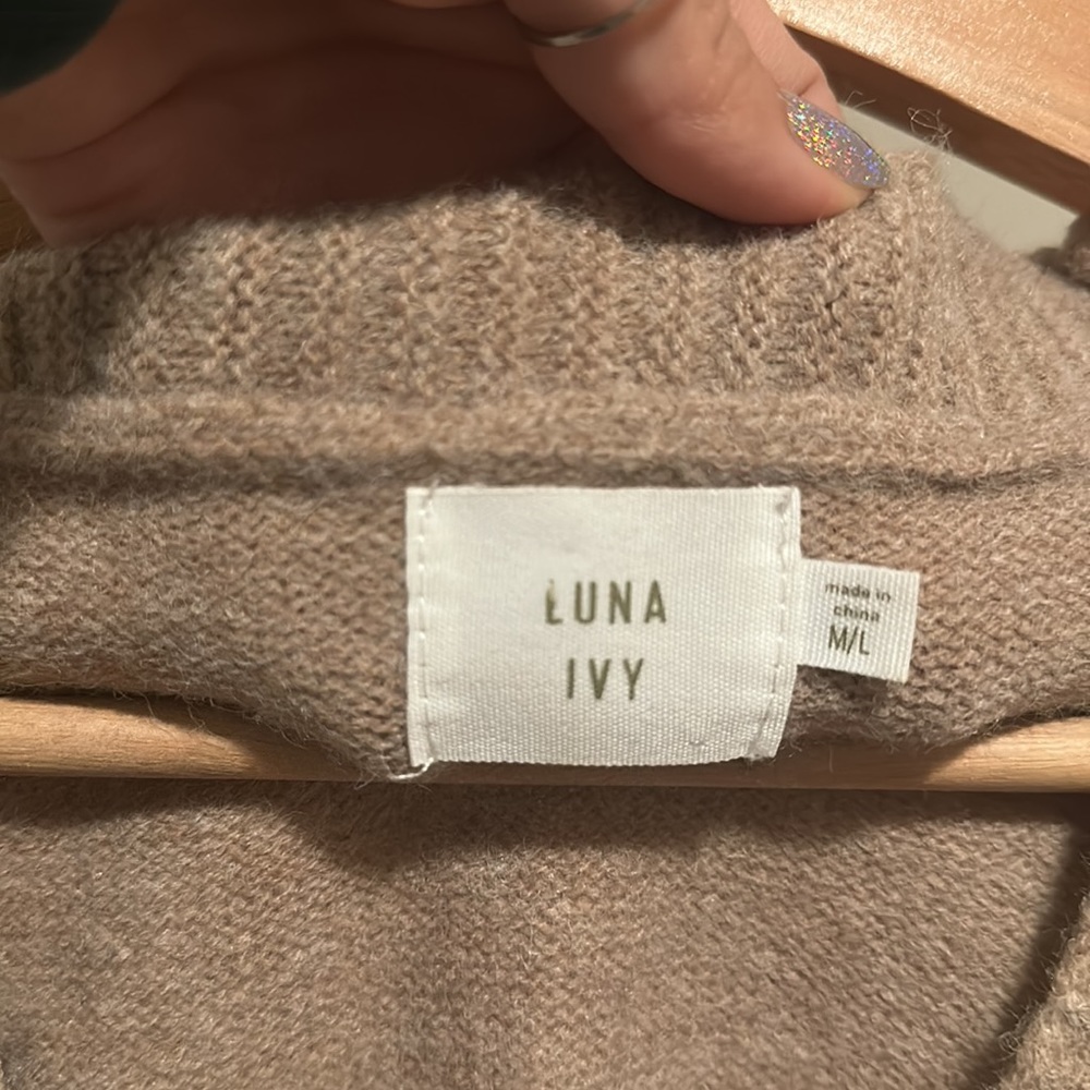 Knit button down vest - Picture 3 of 3